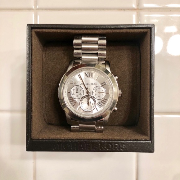 michael kors mini bradshaw watch - Picture 2 of 4